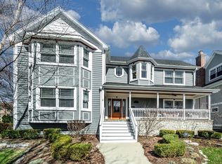 211 W Franklin Ave, Naperville, IL 60540