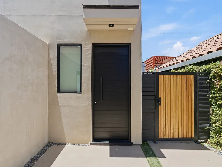 425 N Alfred St — Photo 24
