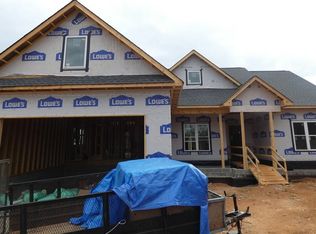 1620 Country Club Rd, Yadkinville, NC 27055