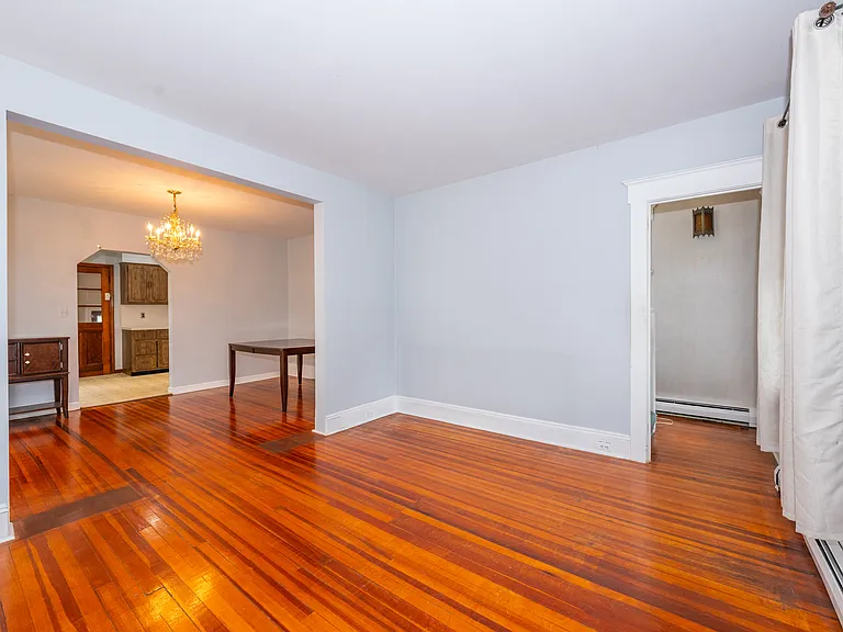 138 Harding Ave — Photo 5