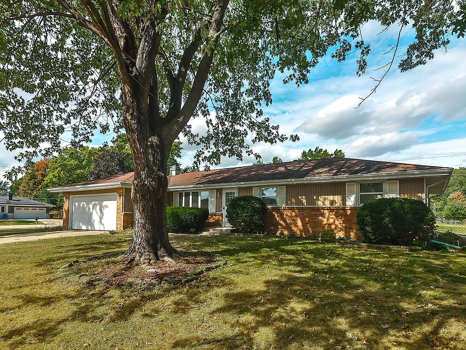 1st image of 956 Firefly Dr