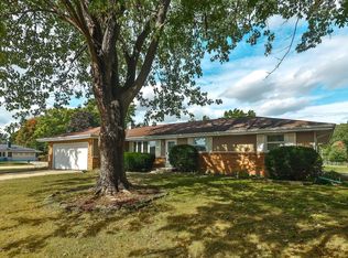 956 Firefly Dr, Machesney Park, IL 61115