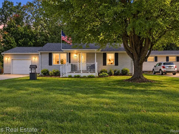 1489 Transue Ave, Burton, MI 48509