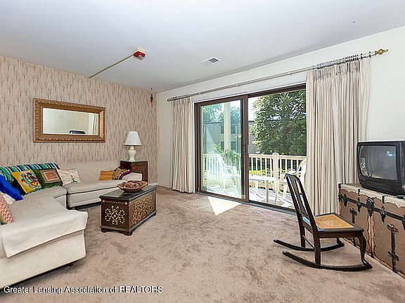 2nd image of 523 Bainbridge Dr APT 36