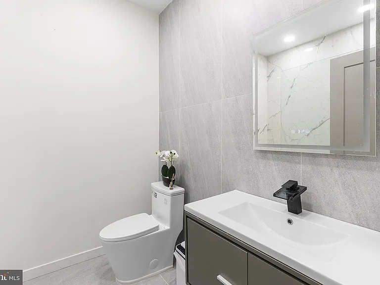 647 N 41st St #C — Photo 7
