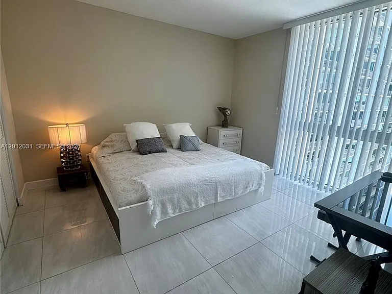 335 Biscayne Blvd #2900 — Photo 22