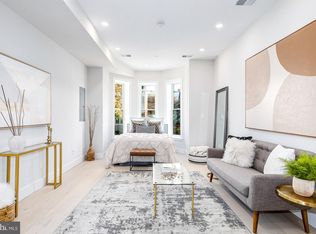 2556 University Pl NW #101, Washington, DC 20009