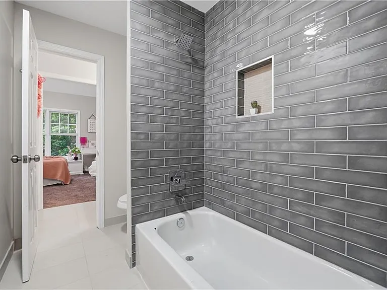 682 Montglade Ct — Photo 24
