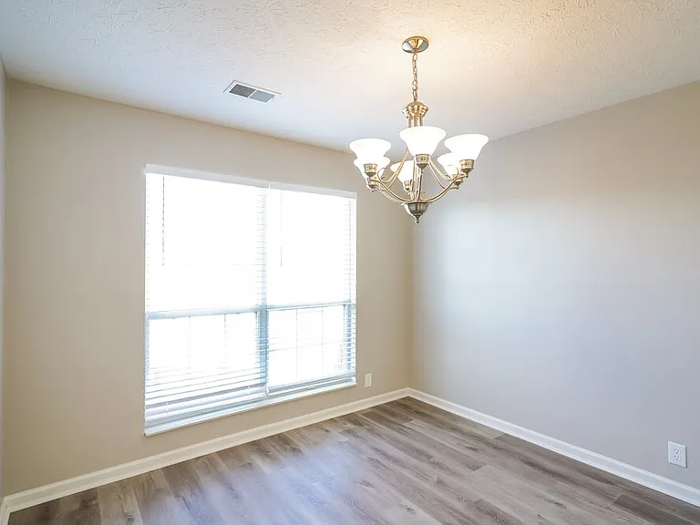 3106 Creekview Ln — Photo 6