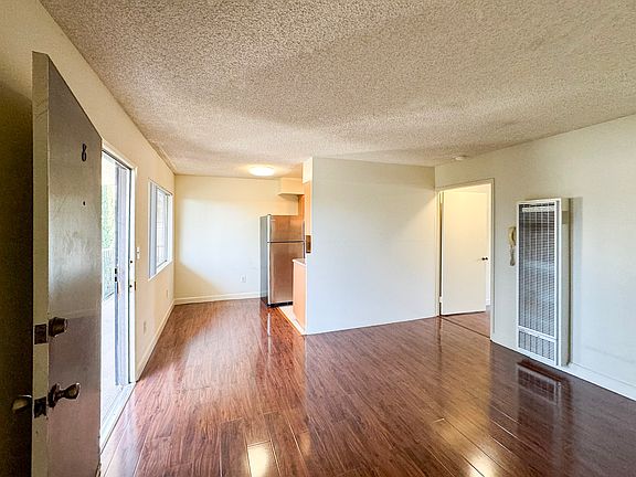 3rd image of 4439 Price St APT 4