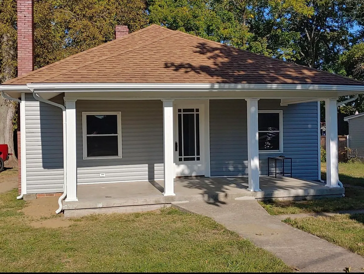 3 bed, 1400 sqft, $1,900 — Photo 1