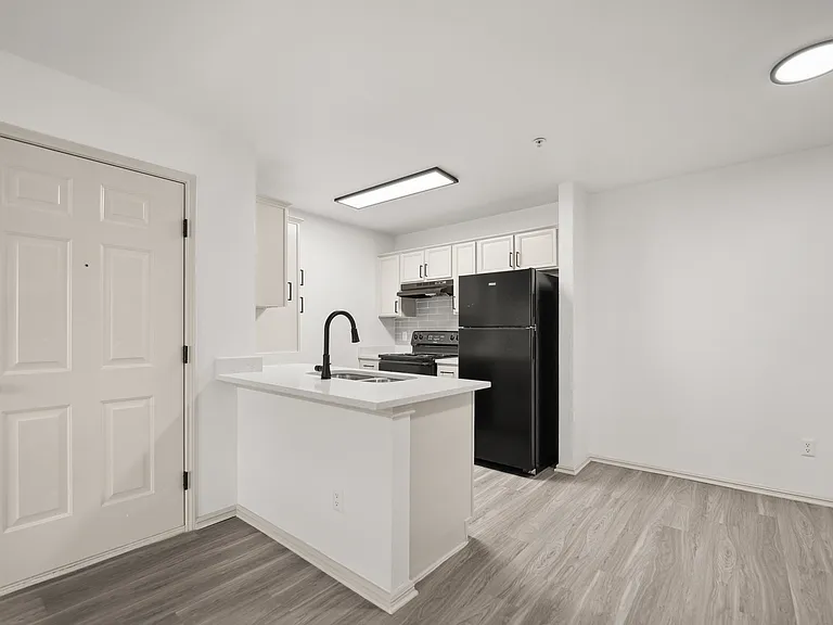 Henderson Place — Photo 32