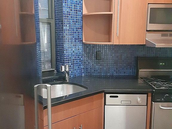 2nd image of 46 W 65th St #A2