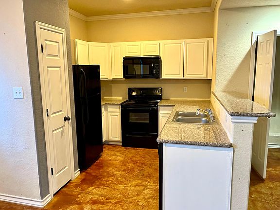 2nd image of 6415 Aspen Hl