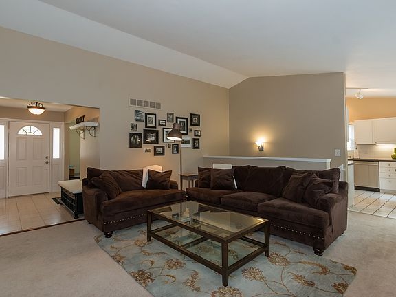 2nd image of 15454 Highcroft Dr