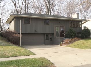 1810 34th St NW, Rochester, MN 55901