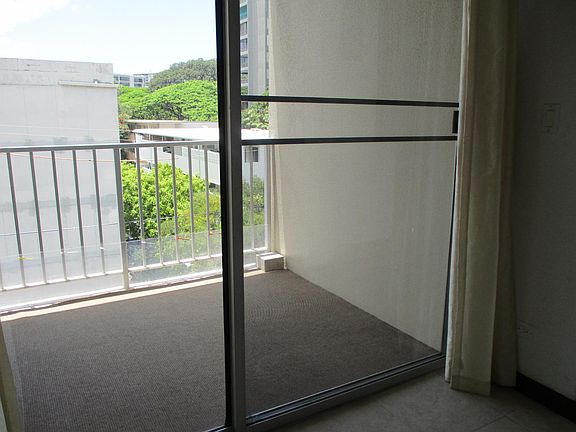2nd image of 1624 Dole St APT 502