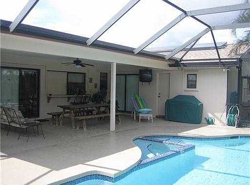 3rd image of 5070 SW 87th Ave