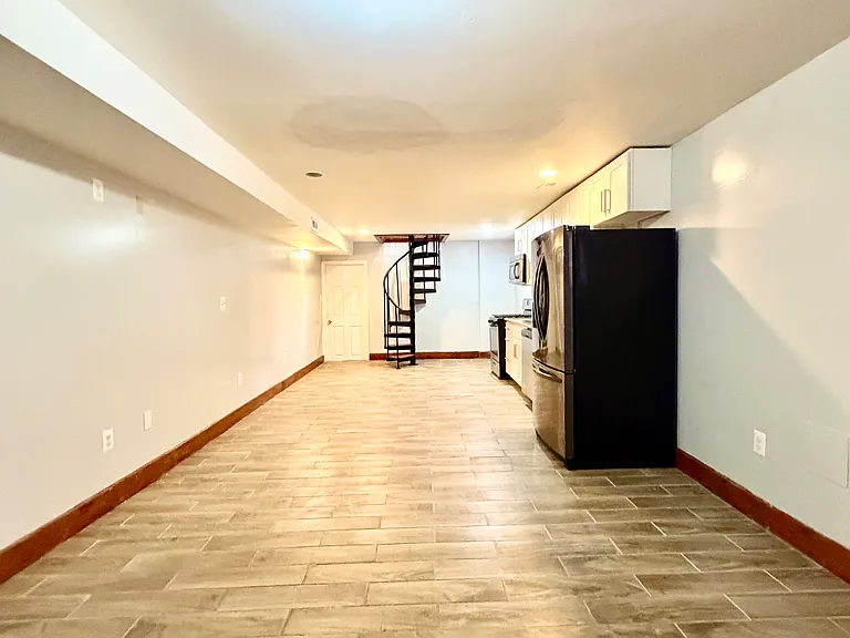 916 Whitelock St #100 — Photo 16