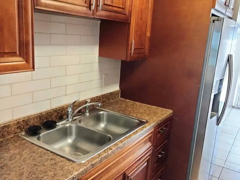 1721 Green Ridge Rd — Photo 2