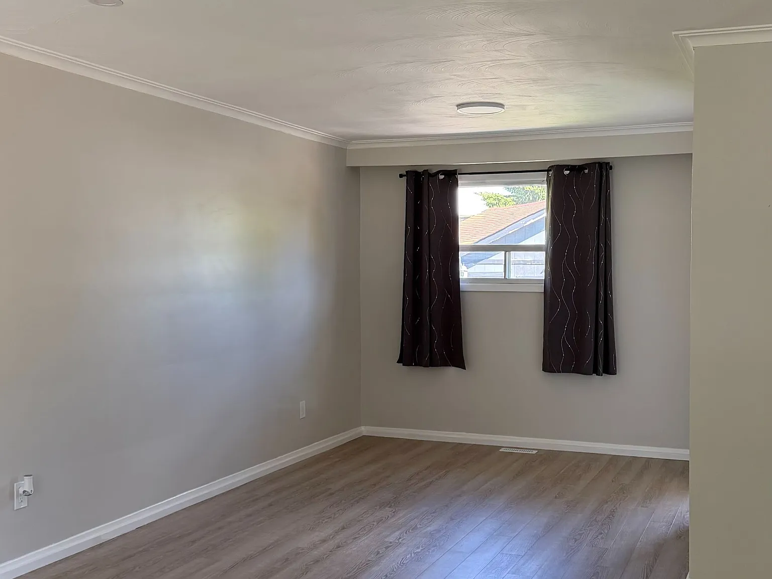 3 bed, $2,800 — Photo 2