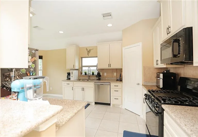 6615 Goldspier St — Photo 13