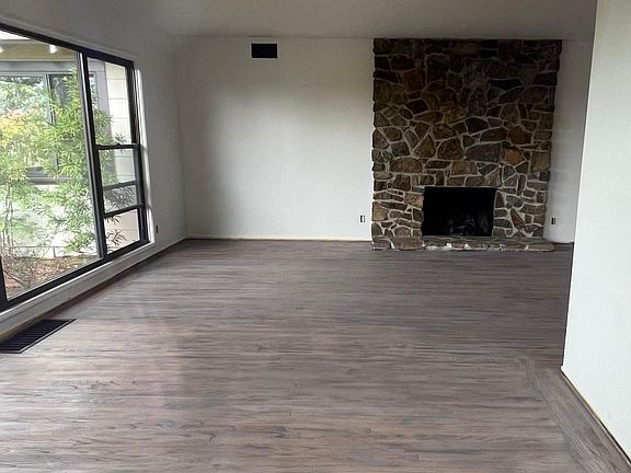 4th image of 180 Mimosa Way