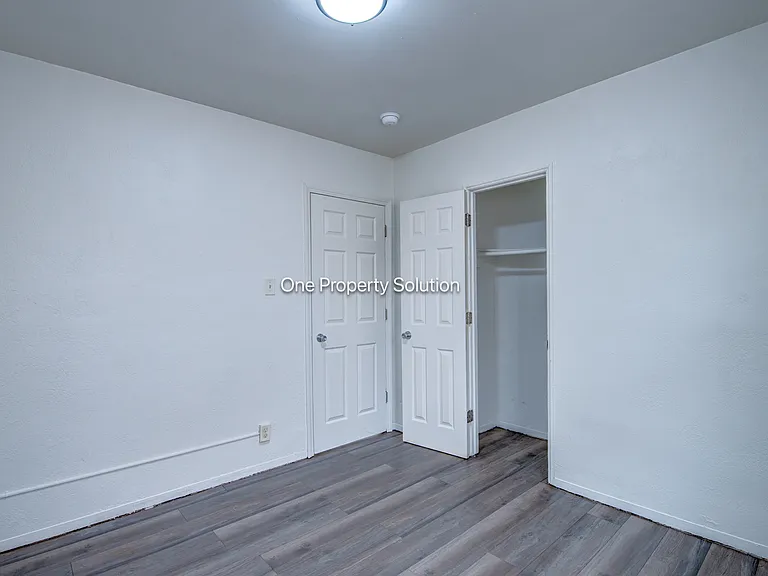 2453 Prospect St — Photo 9