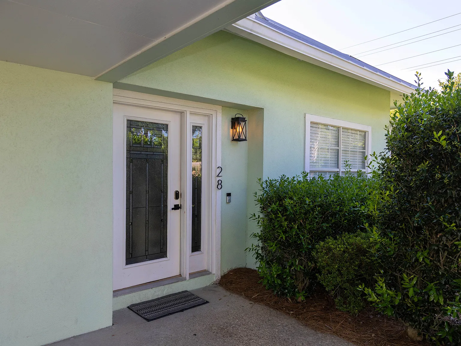 3 bed, 2.0 bath, 1700 sqft, $5,500 — Photo 2