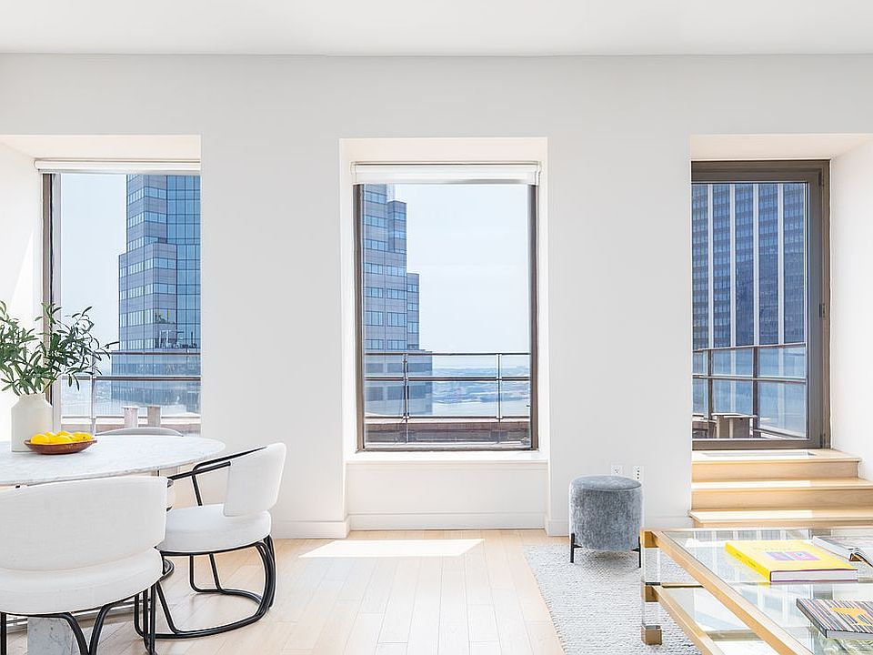 1st image of 75 Wall St APT 37C
