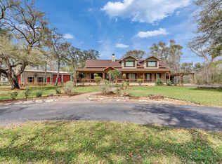 7711 Pecan Dr, Damon, TX 77430