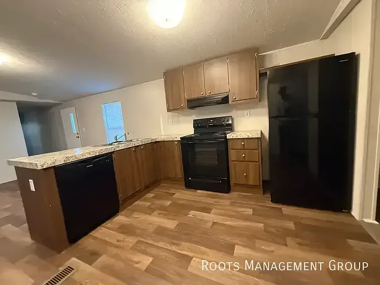 128 Eldridge Ln #128 — Photo 4