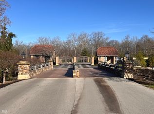 1 Woodard Blf, Zionsville, IN 46077