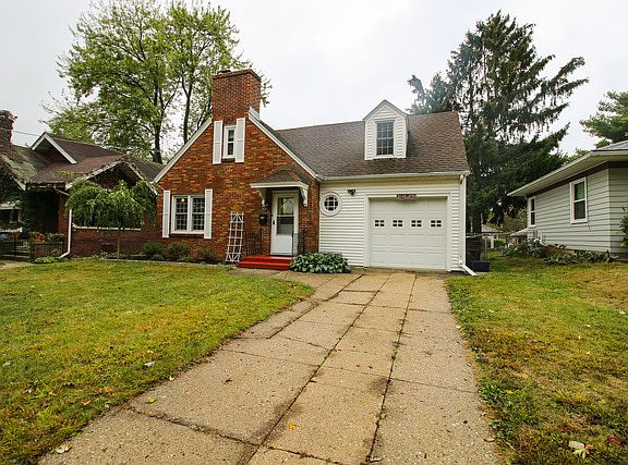 3rd image of 323 Hollister Ave