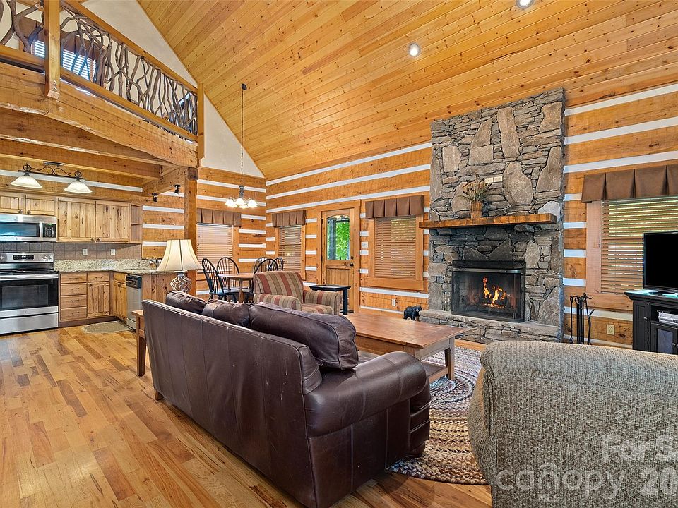 7th image of 62 Rachels Cir
