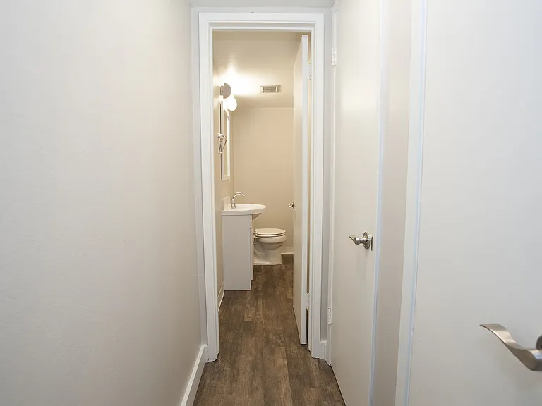 Monterey Townhouse — Photo 13