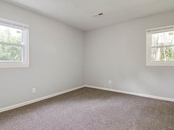 3rd image of 8608 Euclid Ave
