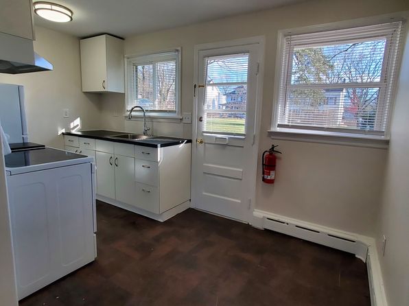 24 Beaver Ave APT 4, Annandale, NJ 08801