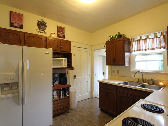 5th image of 1307 Berkey Ave