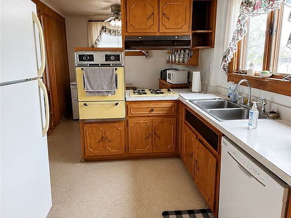 5th image of 908 Hazen St