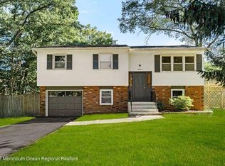 19 Woodridge Ave, Toms River, NJ