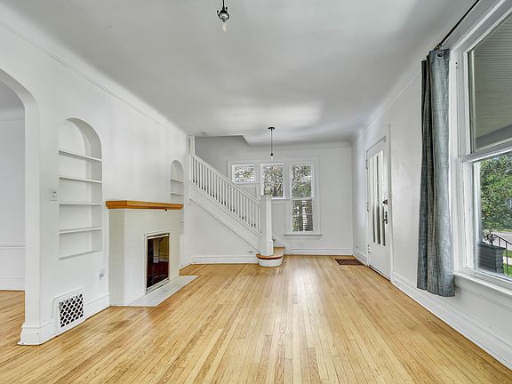 5th image of 9716 S Vanderpoel Ave