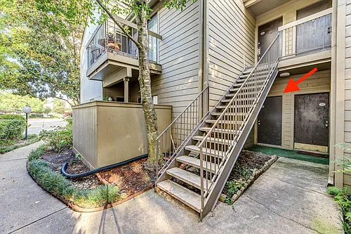 10047 Westpark Dr Photo 1