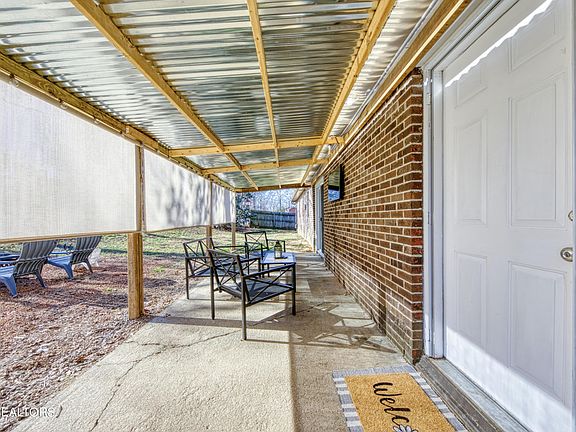 4th image of 1122 Forest Heights Cir