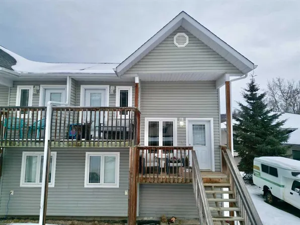 11304 E 91st St, Peace River, AB T8S 1P7