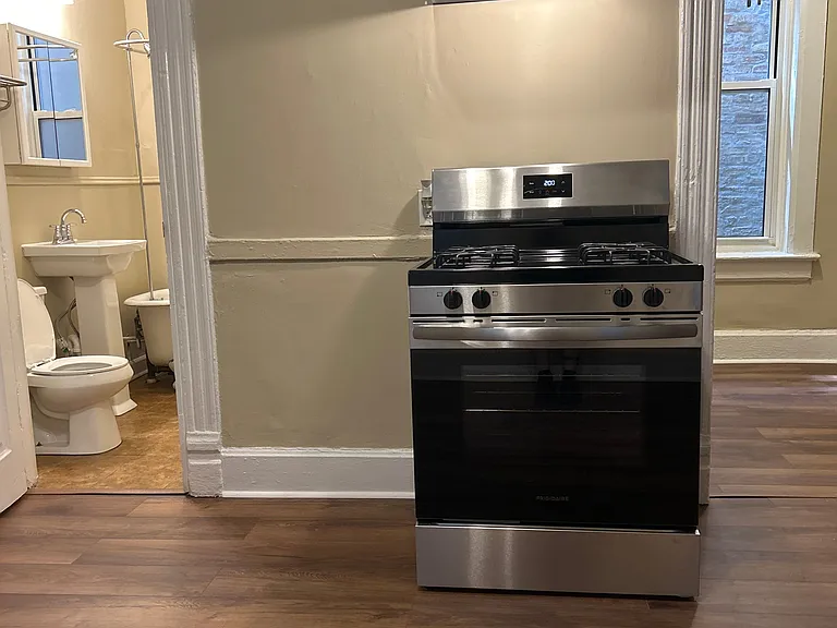 862 N Hermitage Ave #1R — Photo 7