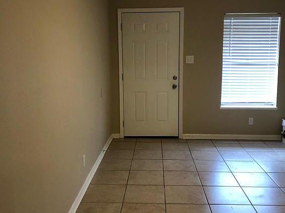 3rd image of 232 Wedgewood St APT 3