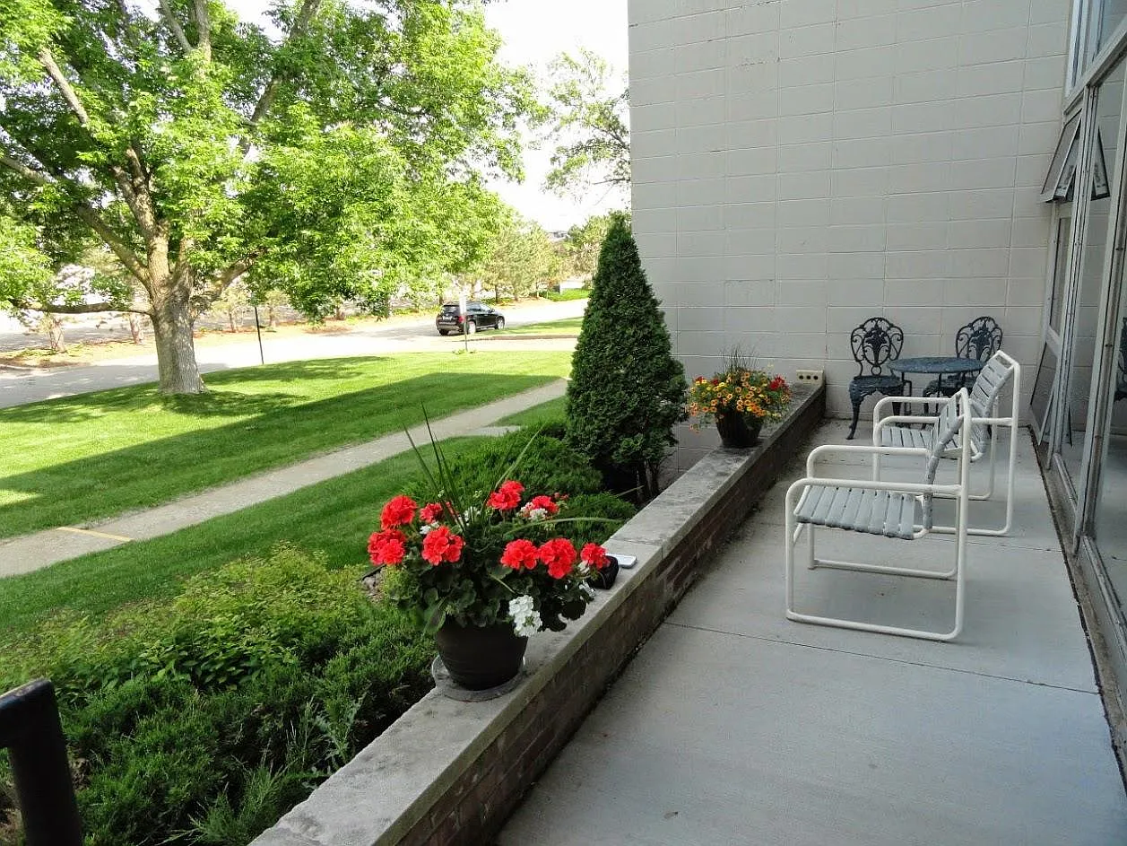 7000 Sandell Ave — Photo 2