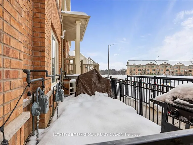 218 Law Dr — Photo 13