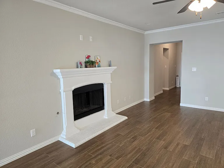 7608 Rothbury Dr — Photo 16